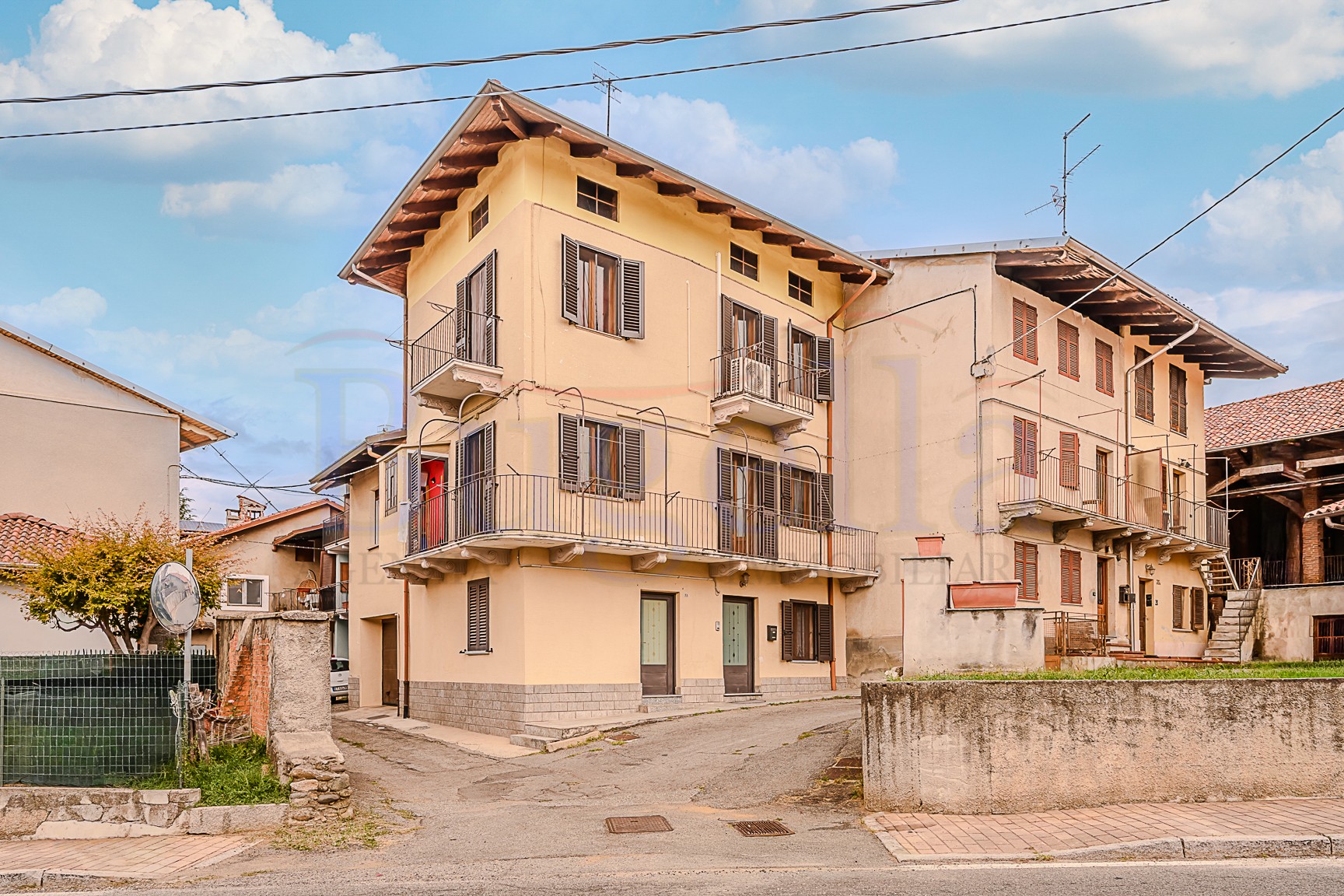 Casa Fine Schiera con box auto doppio  in vendita Cossato 