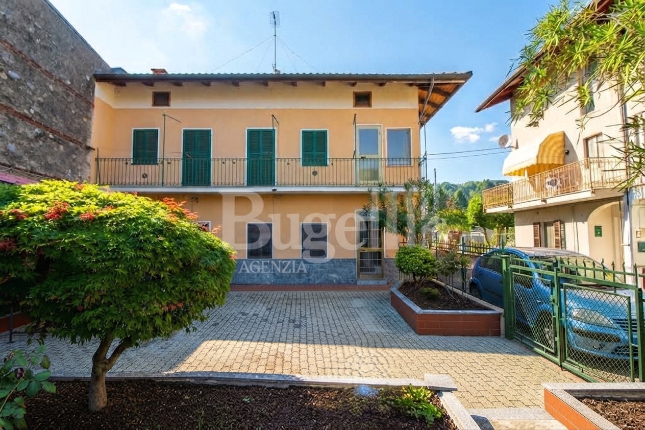 CASA INDIPENDENTE CON GIARDINO RECINTATO E TETTOIA IN VENDITA A CHIAVAZZA