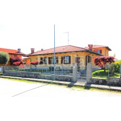 Elegante Villa Indipendente a GAGLIANICO 