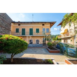CASA INDIPENDENTE CON GIARDINO RECINTATO E TETTOIA IN VENDITA A CHIAVAZZA